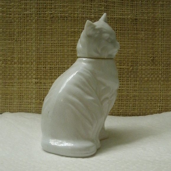 Vintage Avon White Cat Glass Cologne Bottle - Picture 9 of 16